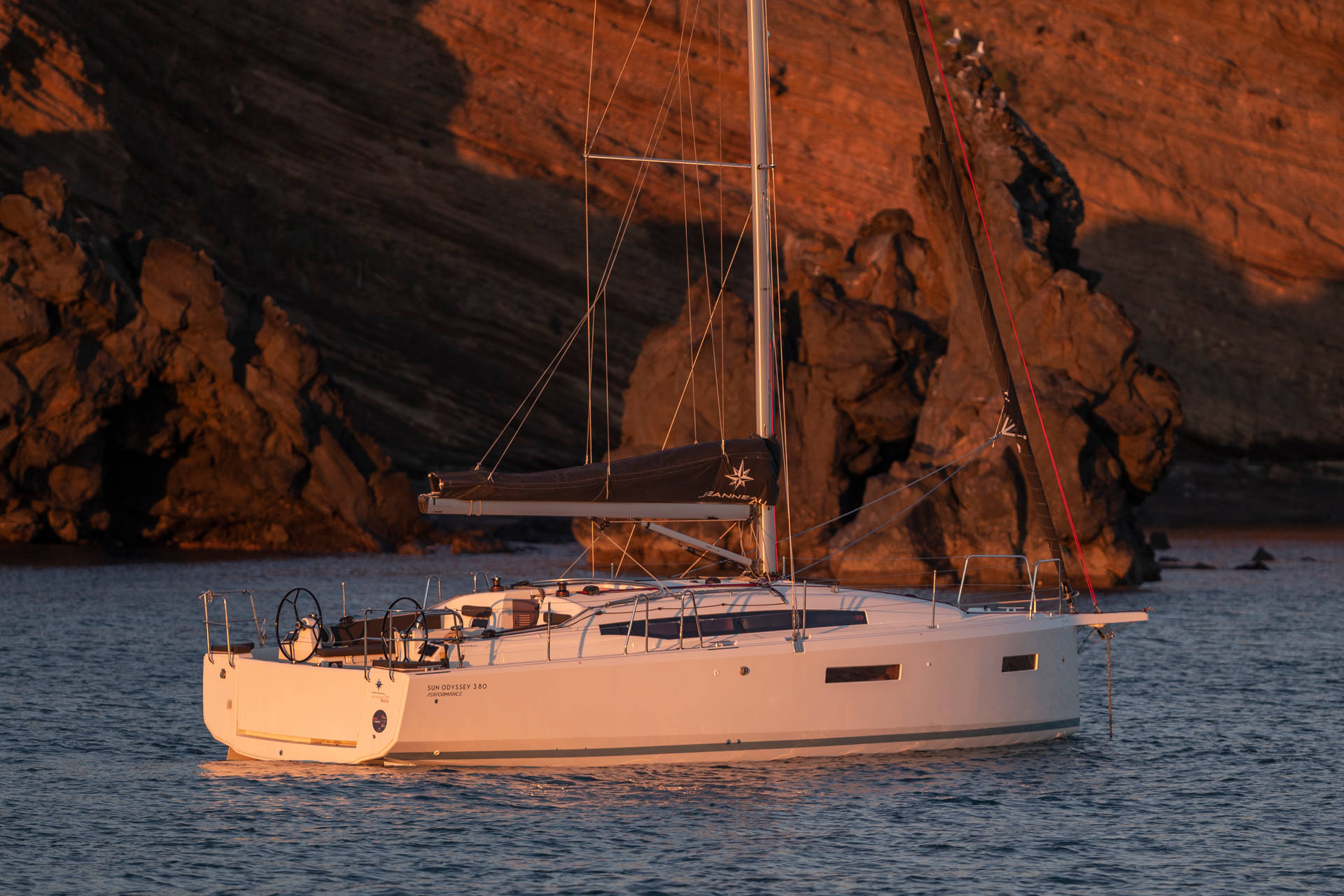 sun-odyssey-380-with-swing-keel-option_61a4f917f22d2