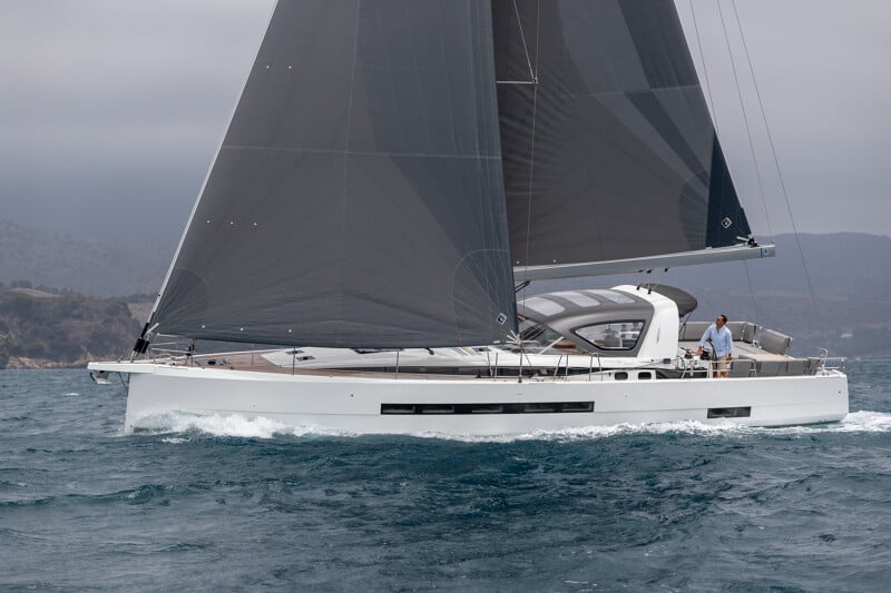 Jeanneau_Yachts_55-Gilles_MARTIN-RAGET-2844-800px