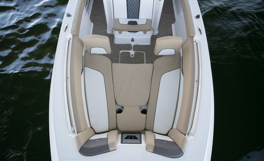 centre-console-242-fisherman_fq4y1gxj
