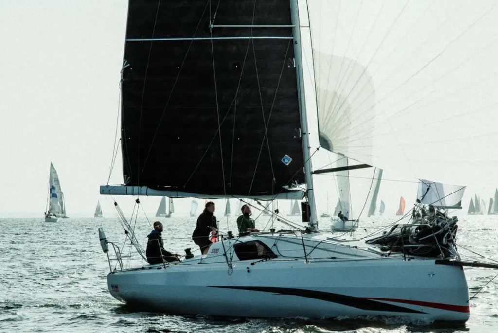 Sun Fast 3300 for sale in La Rochelle, France